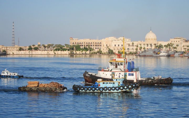 Canal de Suez Navigation